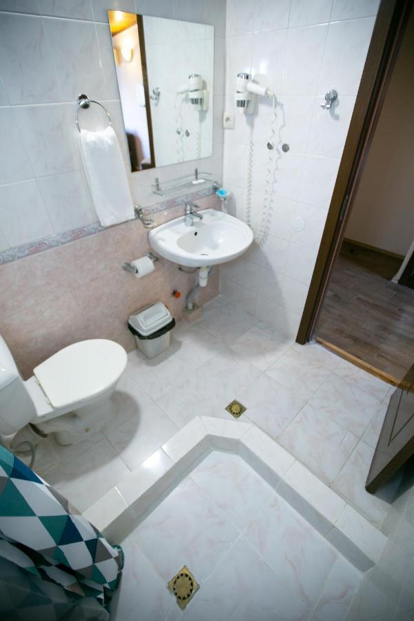 Hotel Vip Tiflis Exterior foto